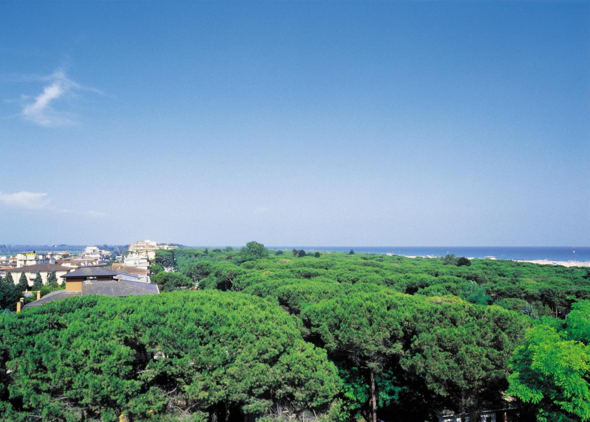 Hotel Berna Eraclea Mare Buitenkant foto