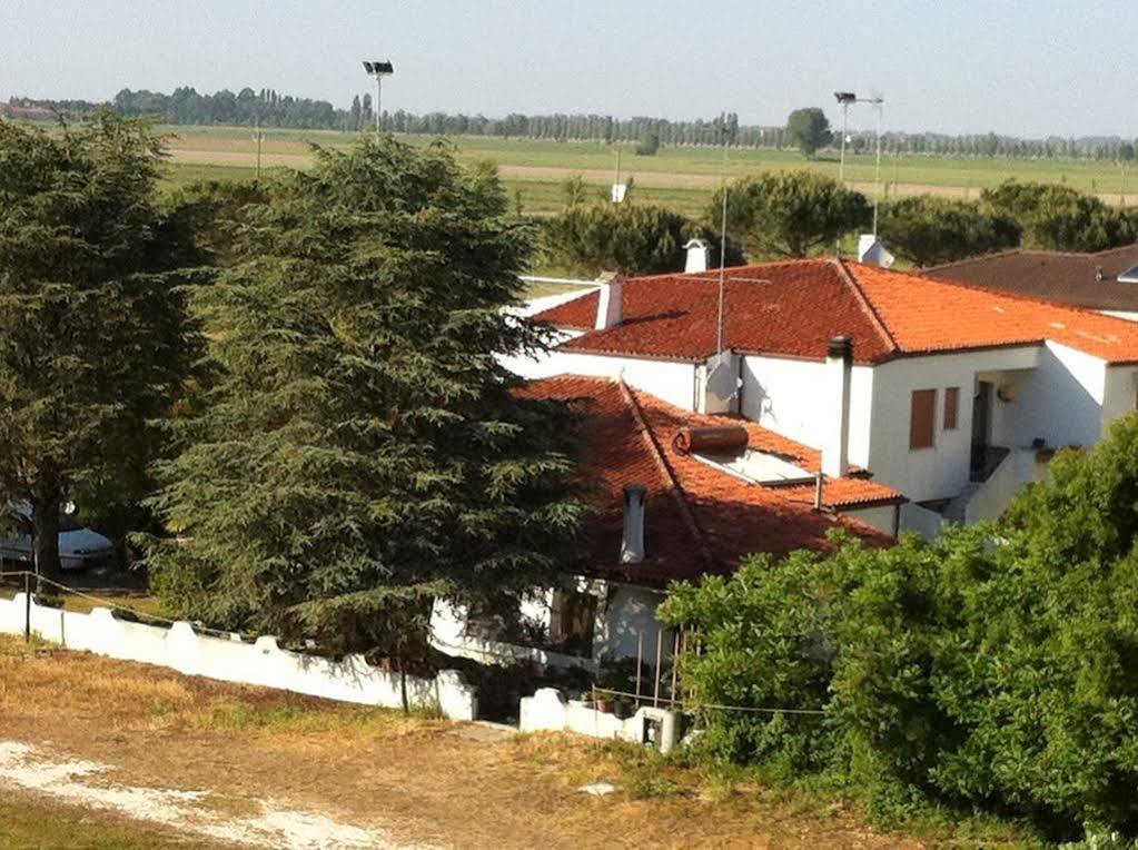 Hotel Berna Eraclea Mare Buitenkant foto